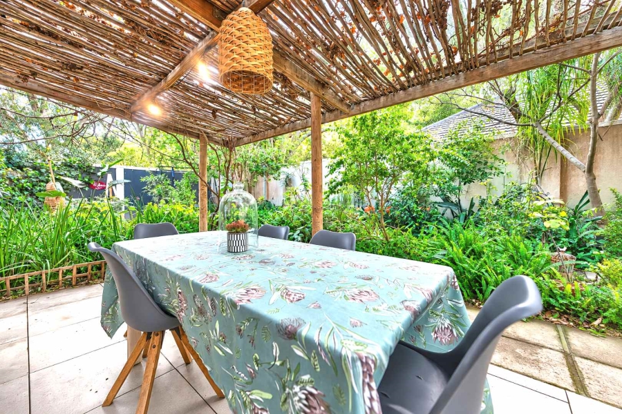 6 Bedroom Property for Sale in Northcliff Western Cape